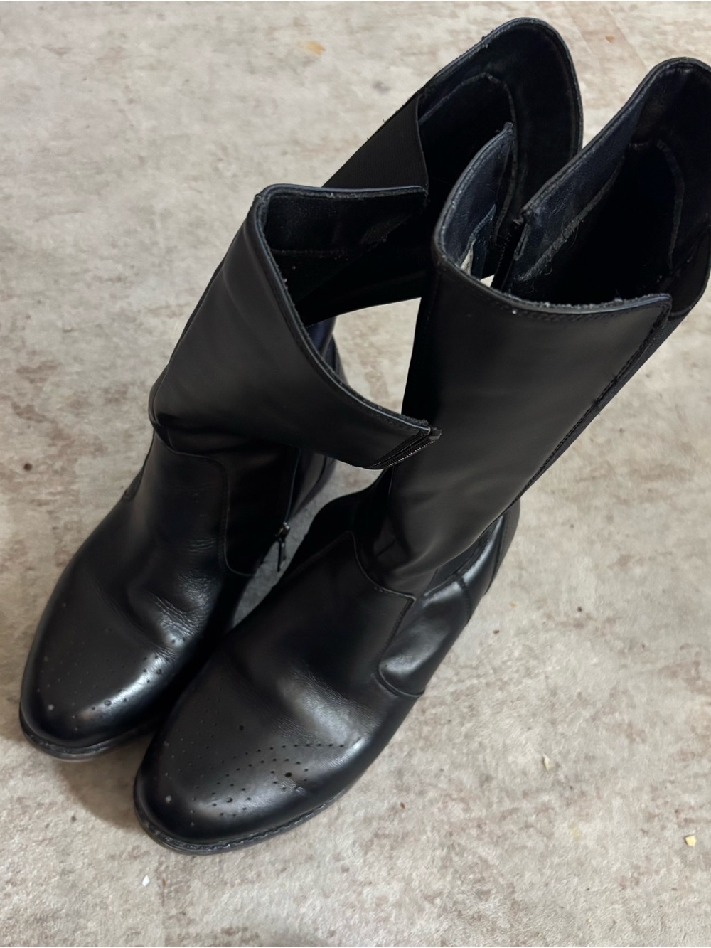 Black Women's Mid-Calf Leather Boots